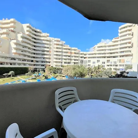 With And Garden Views 아파트