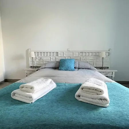 With And Garden Views 아파트